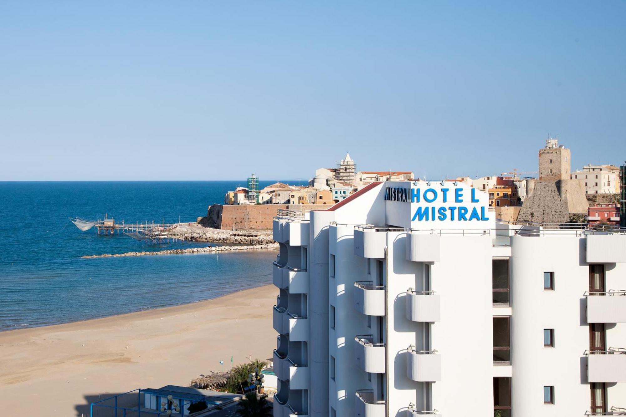 Hotel Mistral Термоли Экстерьер фото