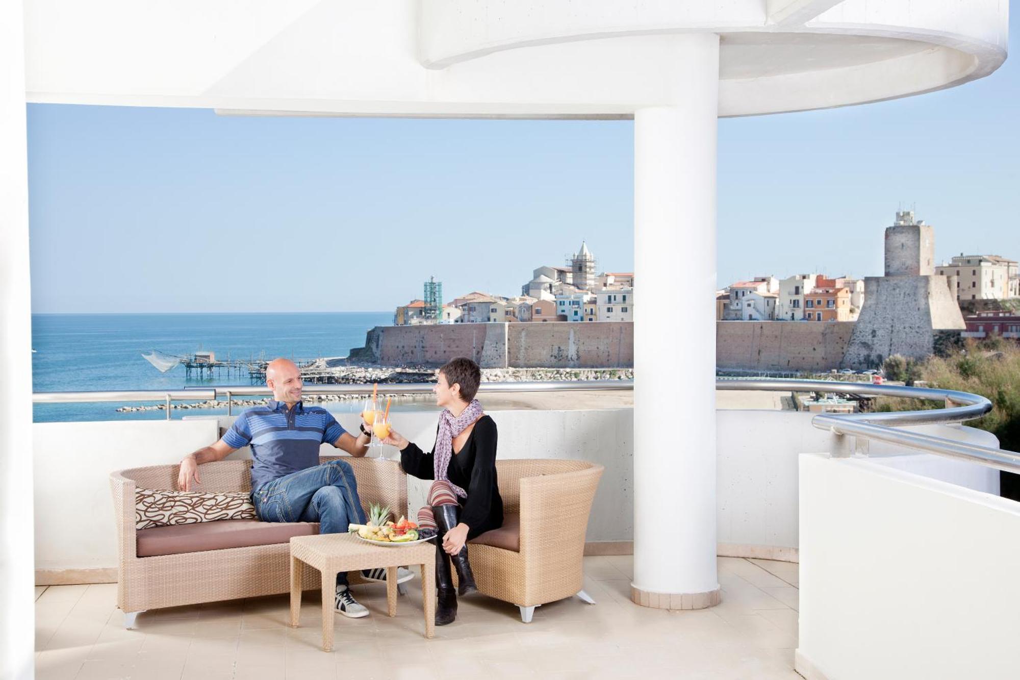 Hotel Mistral Термоли Экстерьер фото