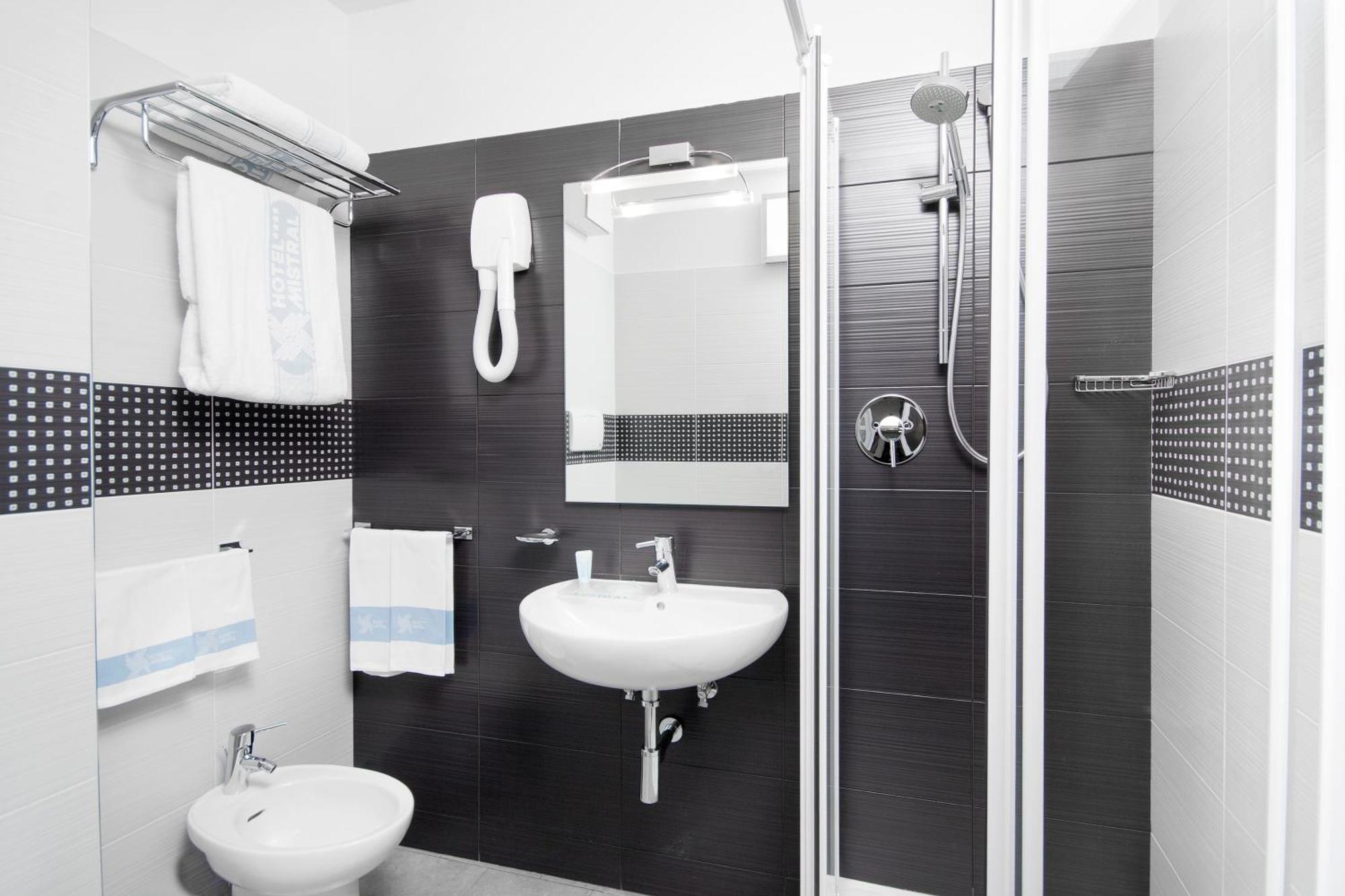 Hotel Mistral Термоли Экстерьер фото